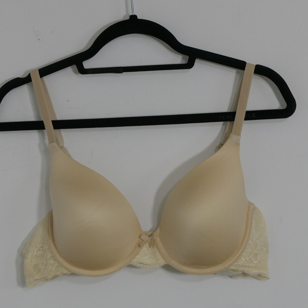 Maidenform Womens Bra 38C Beige Comfort Devotion Lace Trim Coquette Feminine